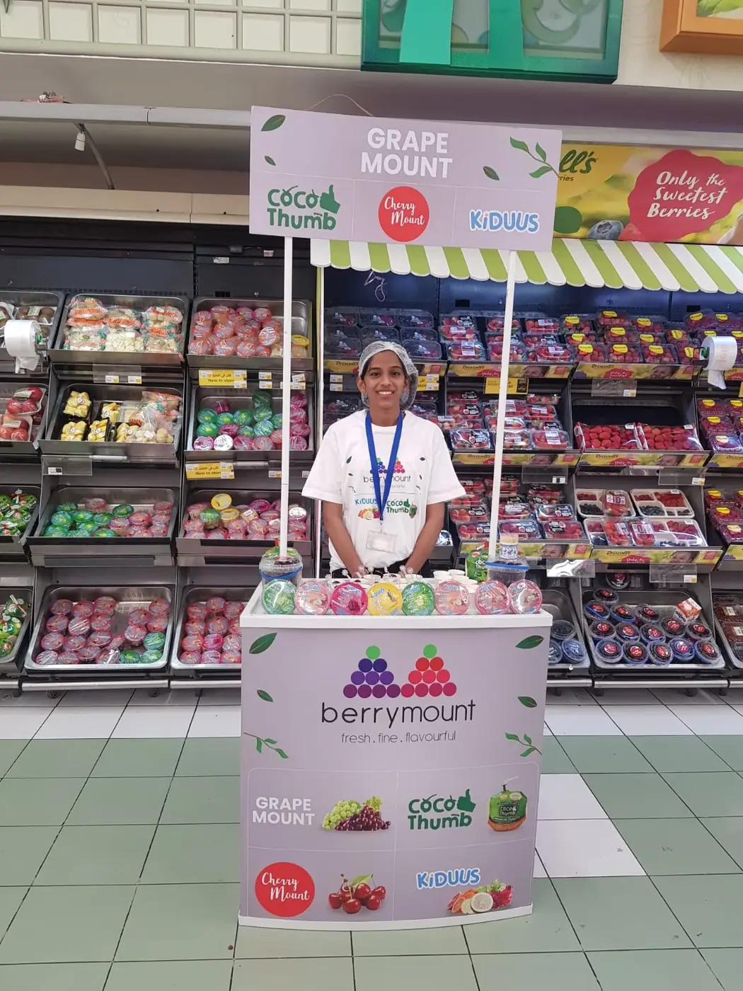 Promoter at a Berrymount sampling stand (1)