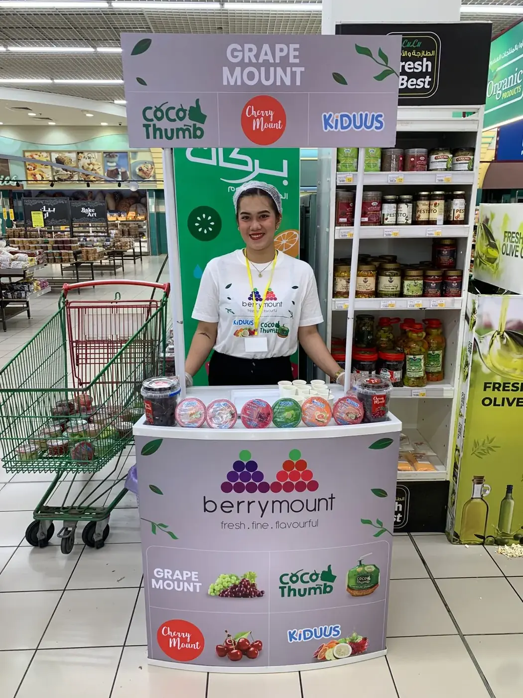 Promoter at a Berrymount sampling stand (2)