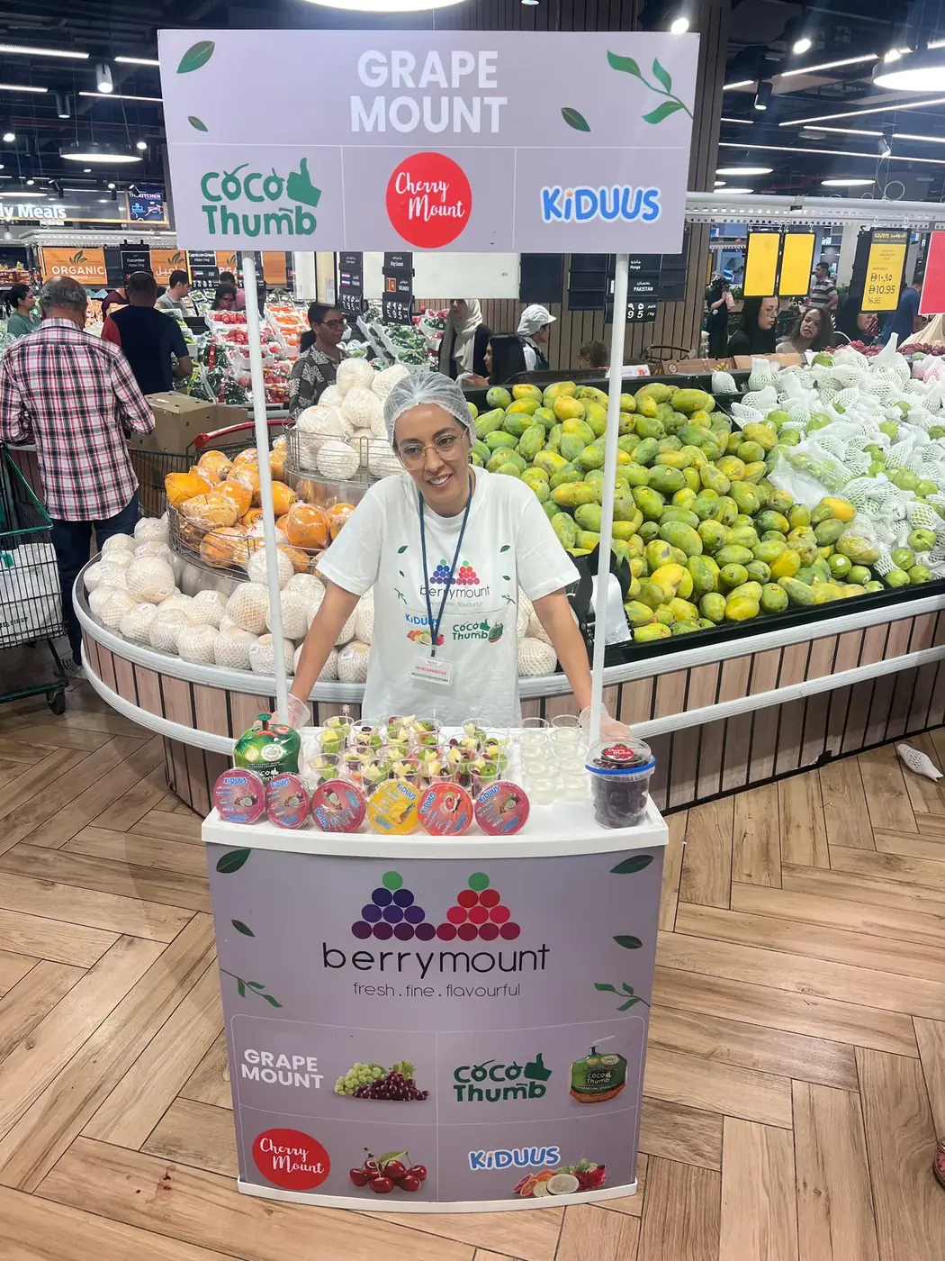 Promoter at a Berrymount sampling stand (6)
