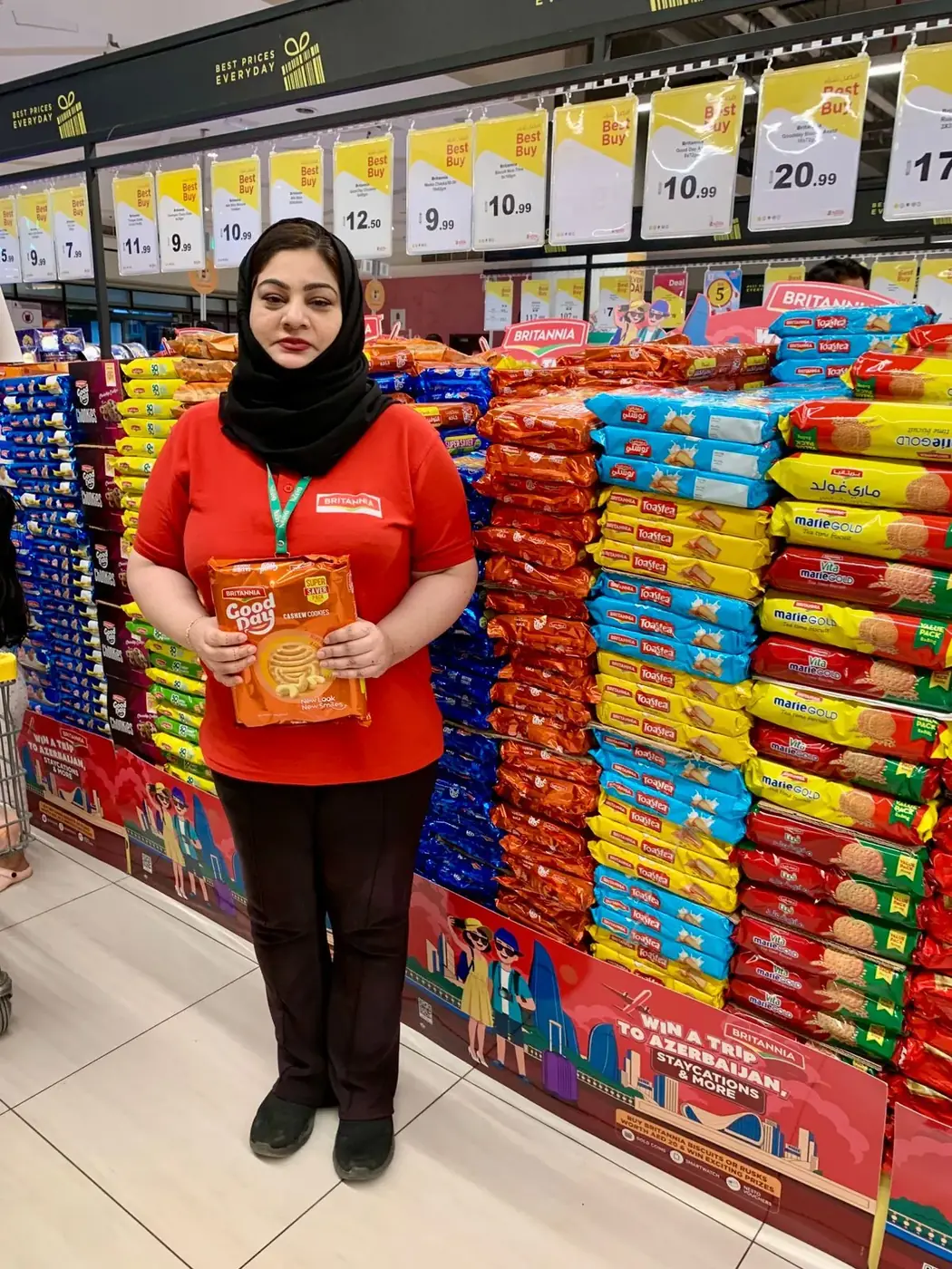 Britannia promoter beside a biscuit display (2)