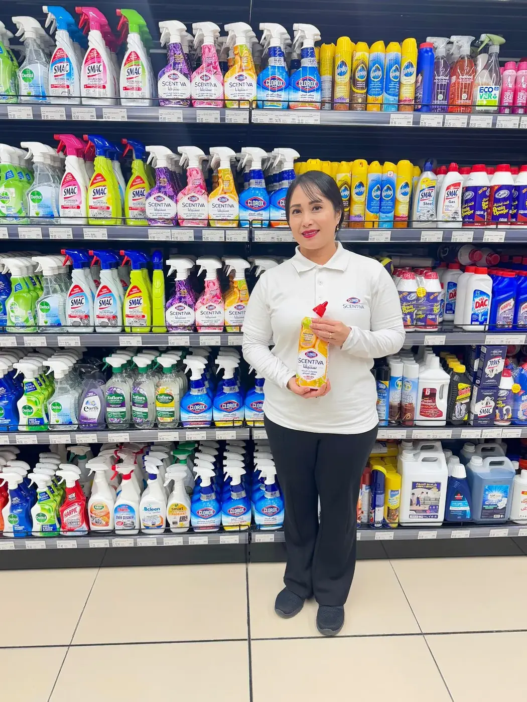 Clorox promoter in a cleaning supplies aisle (3)