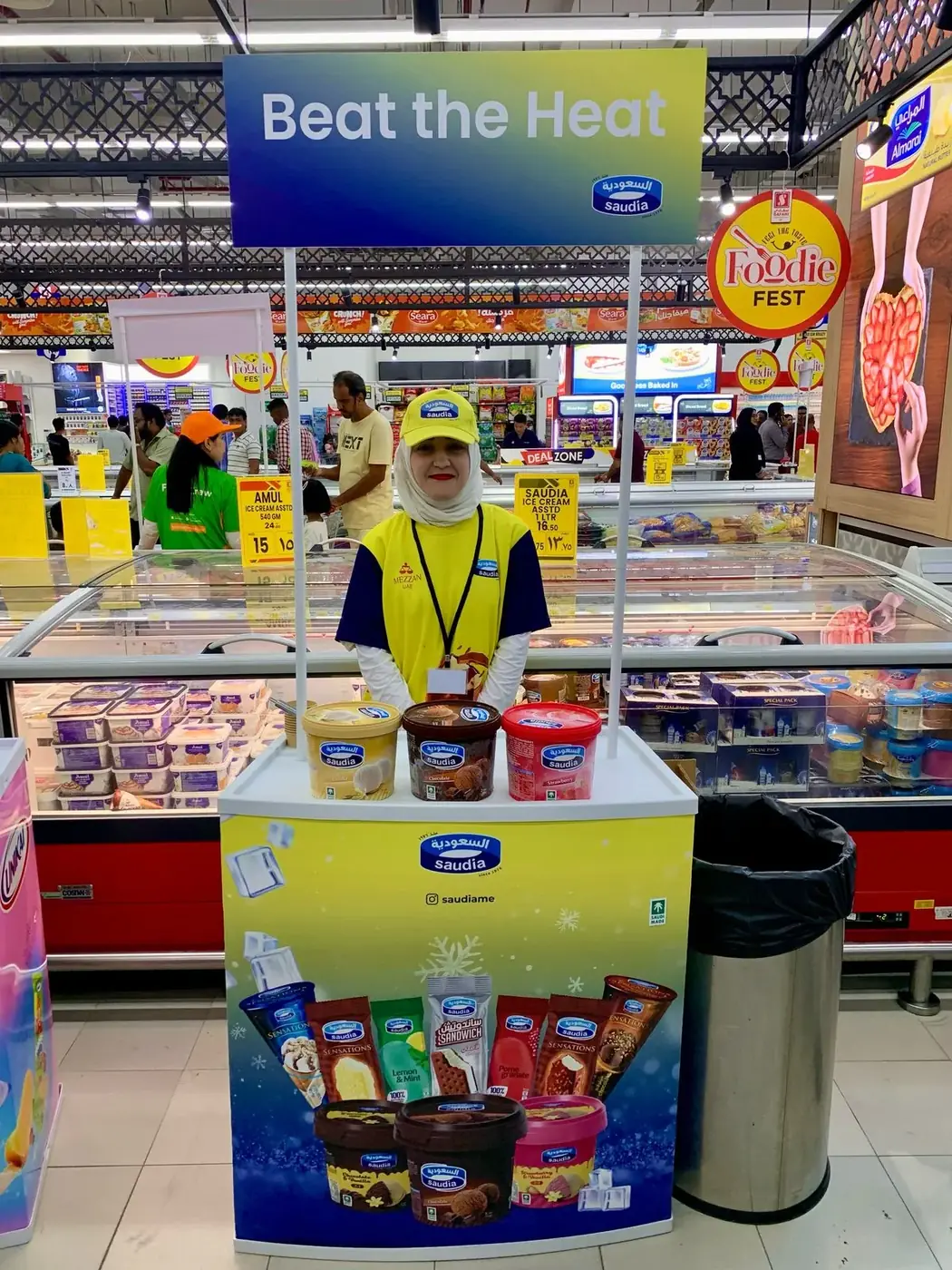 Promoter at a dairy sampling stand (5)