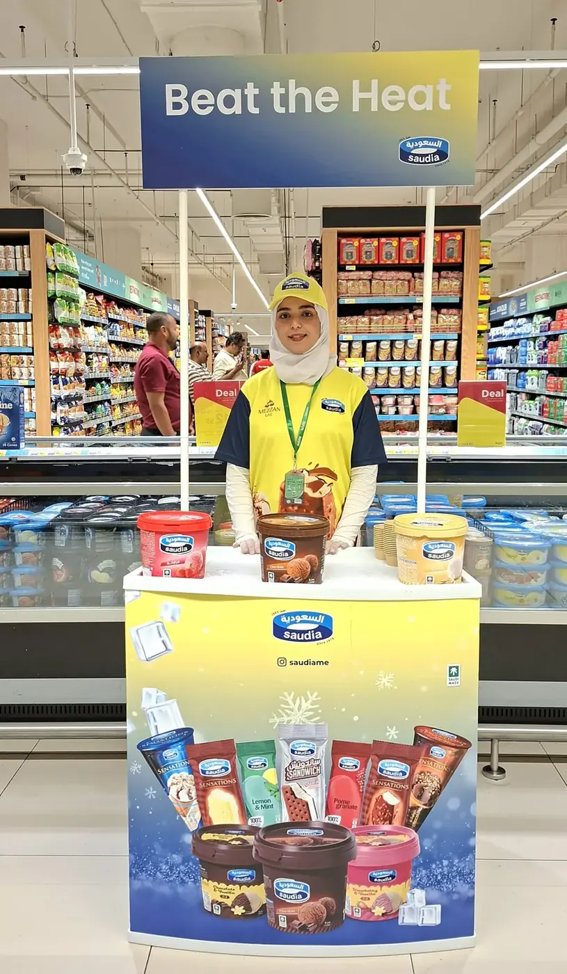 Promoter at a dairy sampling stand (7)