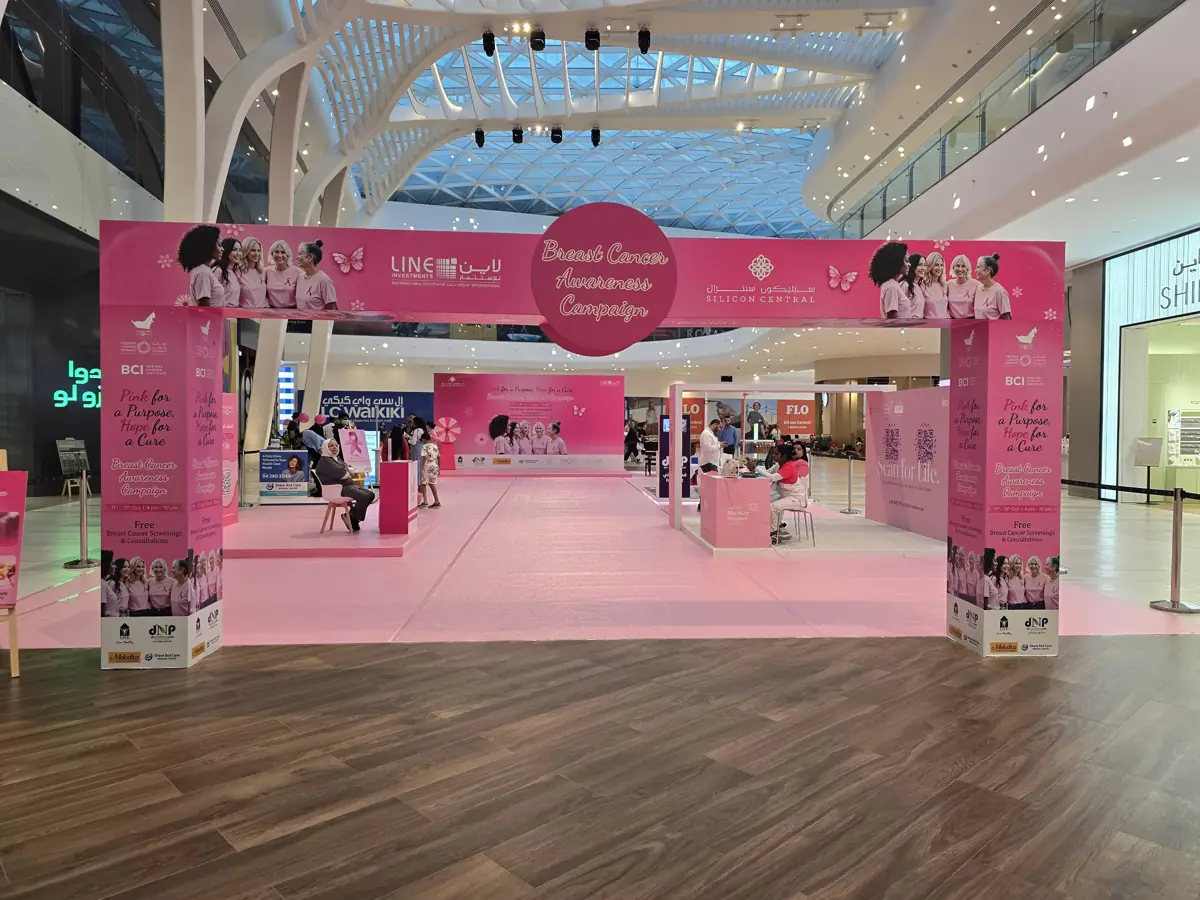 Visitors at a mall event (5)