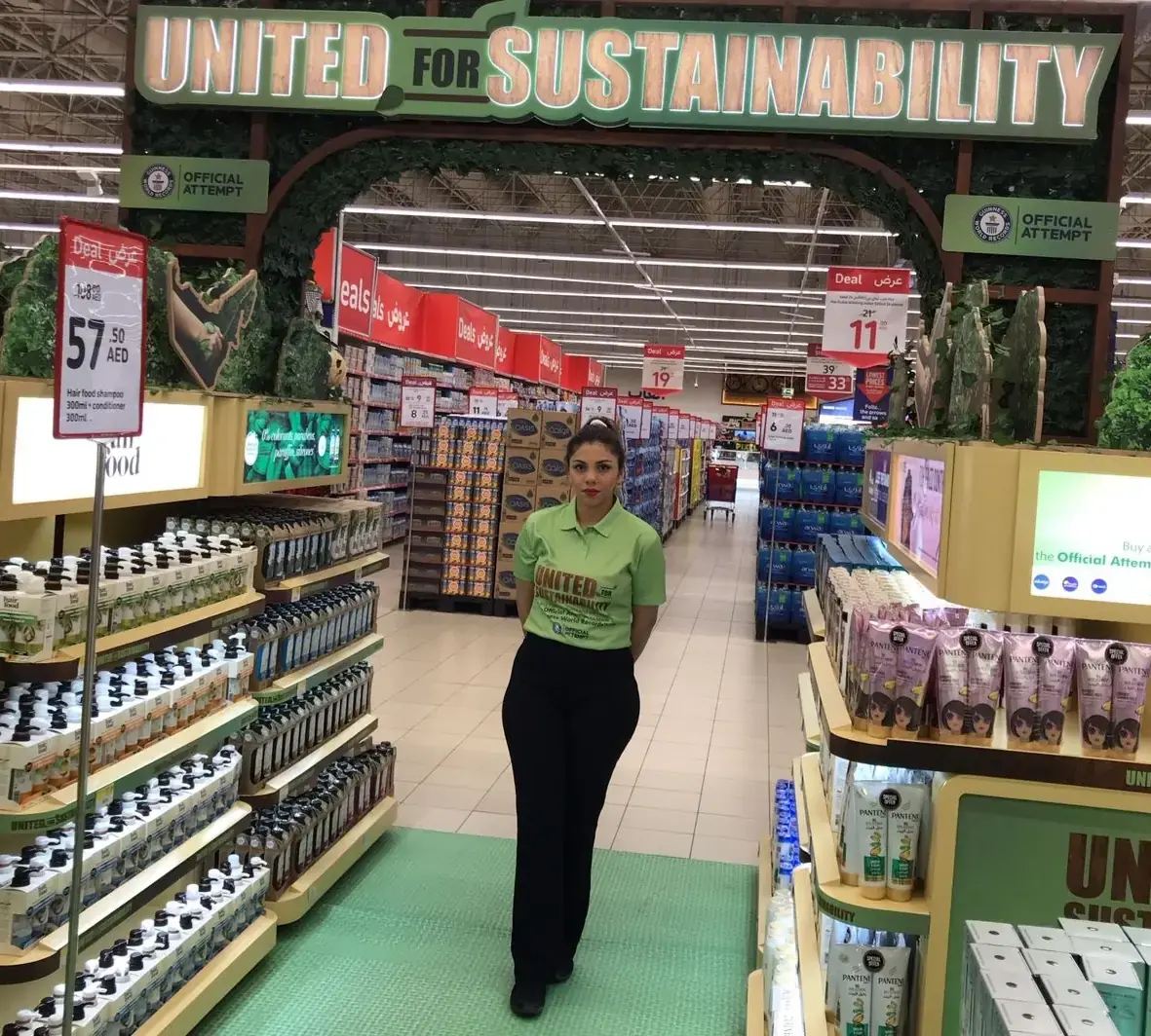 Promoter at the Together for Sustainability supermarket display (2)