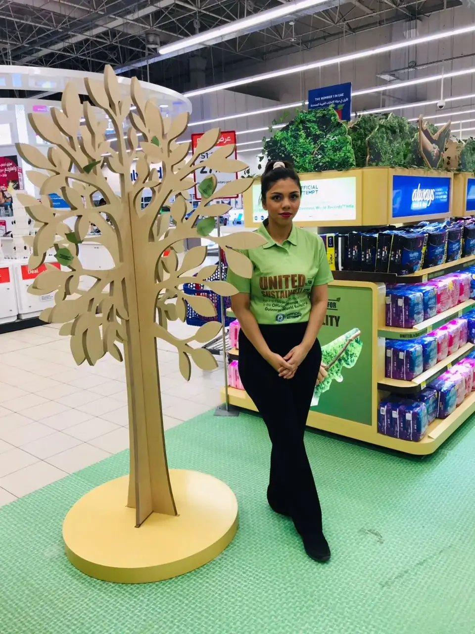 Promoter at the Together for Sustainability supermarket display (4)