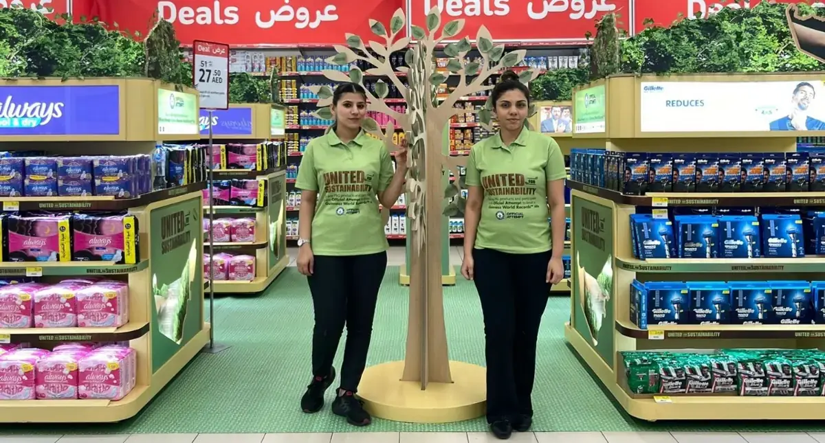 Promoter at the Together for Sustainability supermarket display (5)