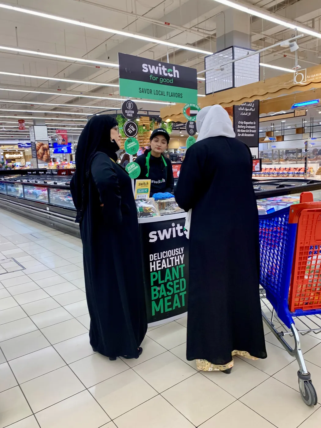 Promoter at a Switch plant-based meat counter (1)