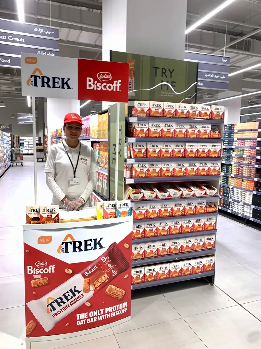 Promoter at a Trek protein bar sampling stand (4)