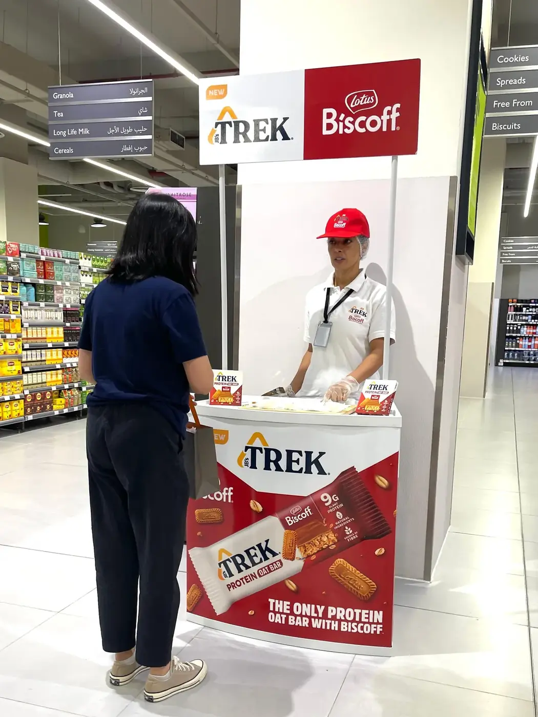 Promoter at a Trek protein bar sampling stand (6)